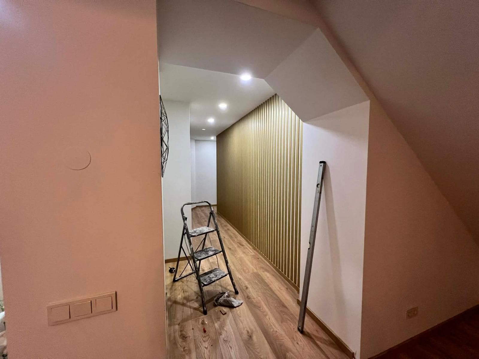 Dekoratyvinė sienelė projekto nuotrauka