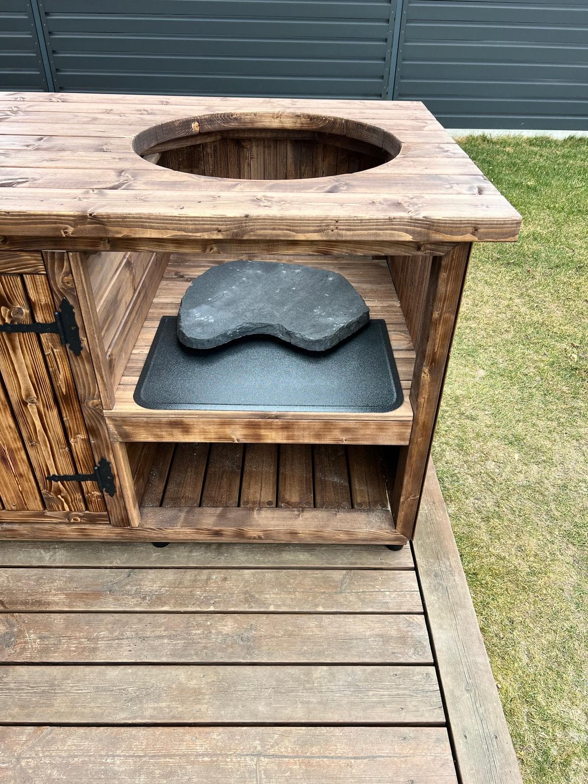 Kamado stalas galerijos nuotrauka 9